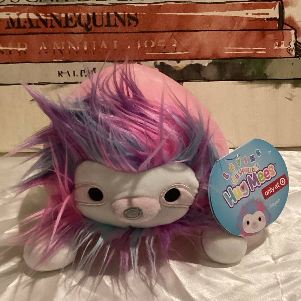 Rayen the Sloth Squishmallows Hug Mees